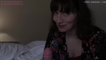 mostrando ao filho como bate punheta